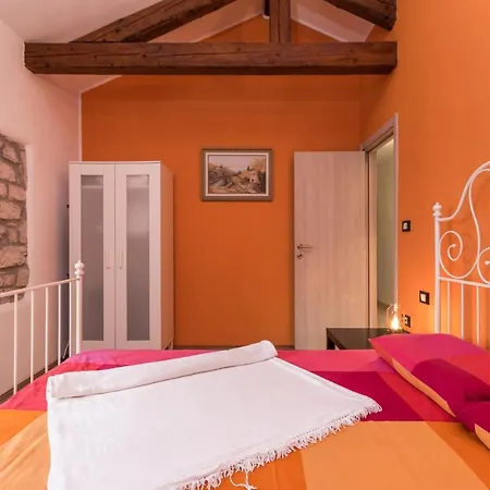 Holiday Casa Luigia Feriehus Pula